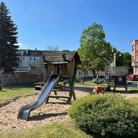 Fewo "Franzi" 5 Personen, Zentrale Lage, Parkplatz Dessau-Rosslau Kültér fotó